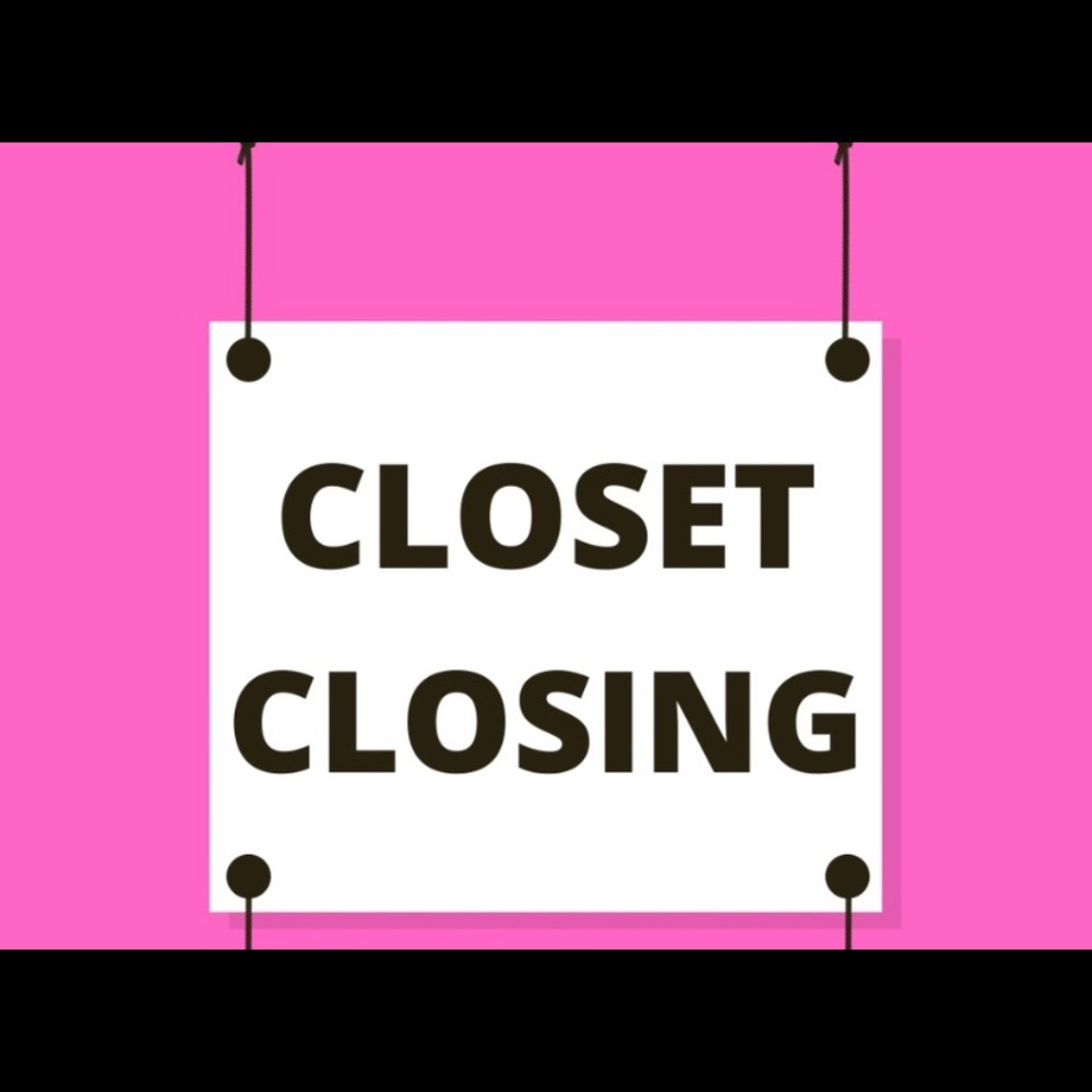 Closet closing - everything must go. All reasonable offers accepted 💛
